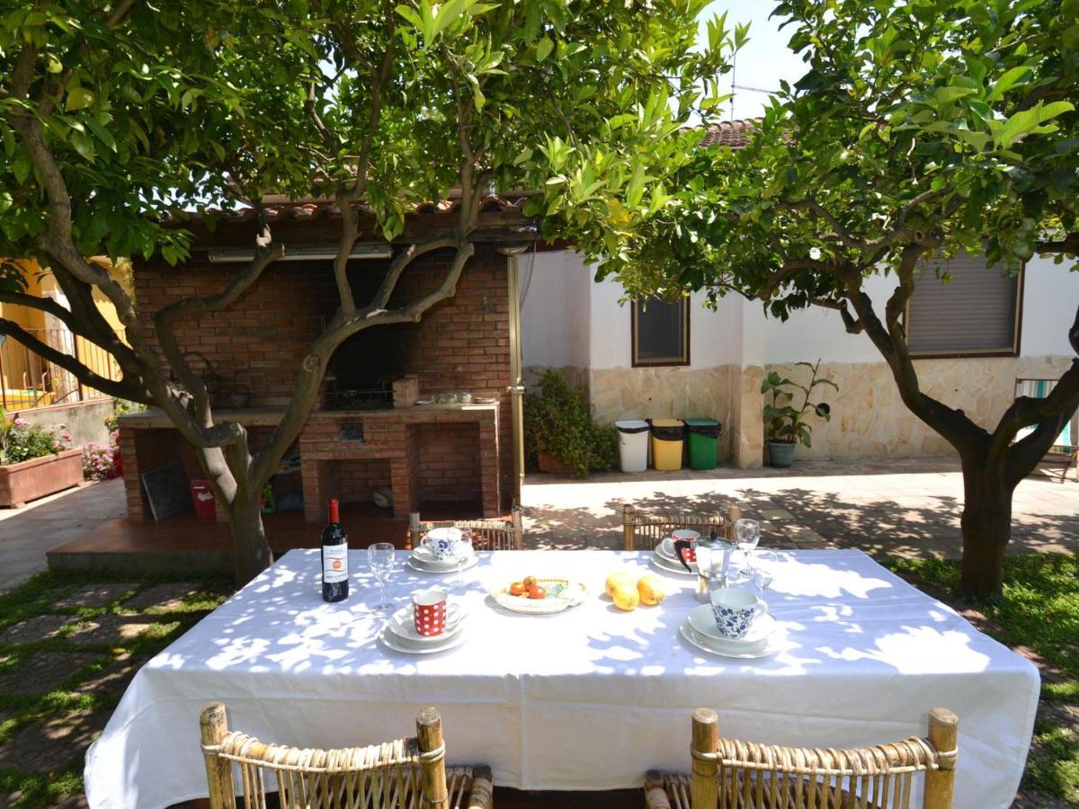 Casa Unifamiliar Con Jard N Privado Villa Agnone Bagni Exteriör bild