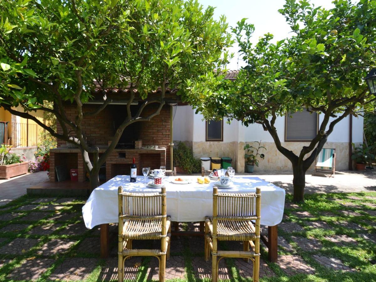 Casa Unifamiliar Con Jard N Privado Villa Agnone Bagni Exteriör bild
