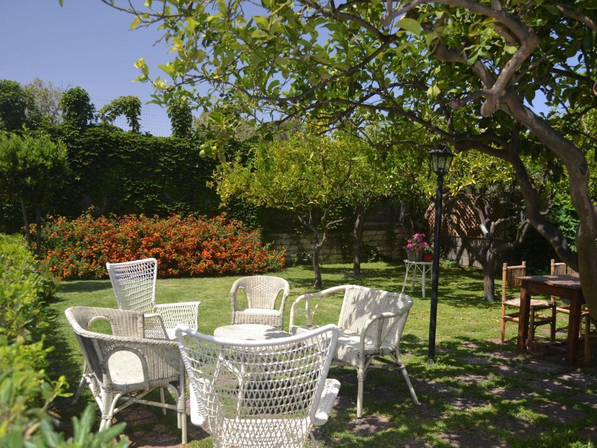 Casa Unifamiliar Con Jard N Privado Villa Agnone Bagni Exteriör bild