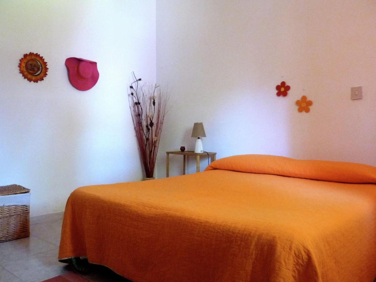 Casa Unifamiliar Con Jard N Privado Villa Agnone Bagni Exteriör bild